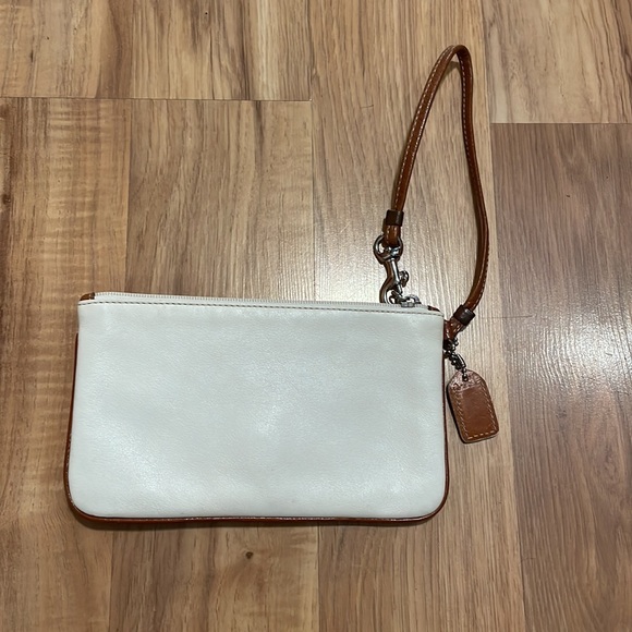 Coach White & Brown Leather Wristlet - Picture 4 of 7